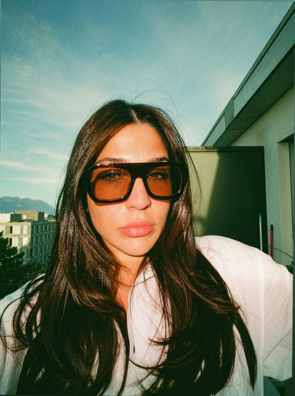 NŪR - KAKI